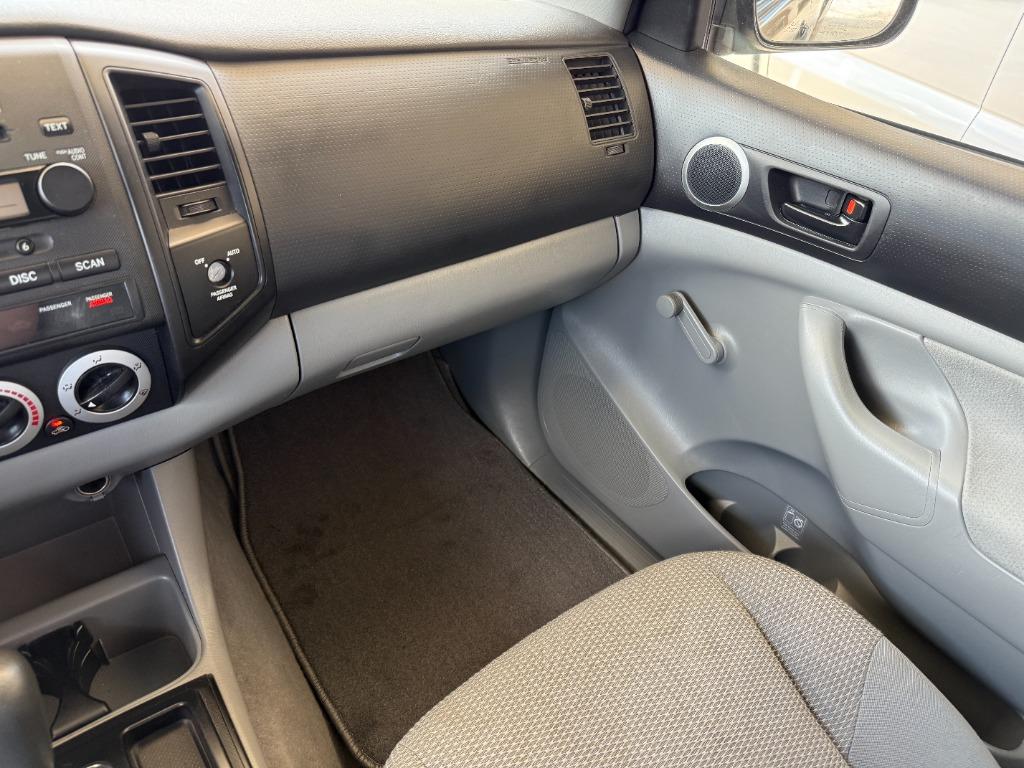 2008 Toyota Tacoma SR5 photo 16