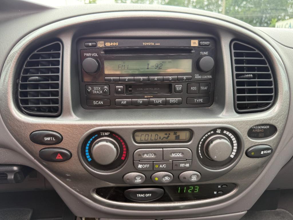 2007 Toyota Sequoia Limited photo 18