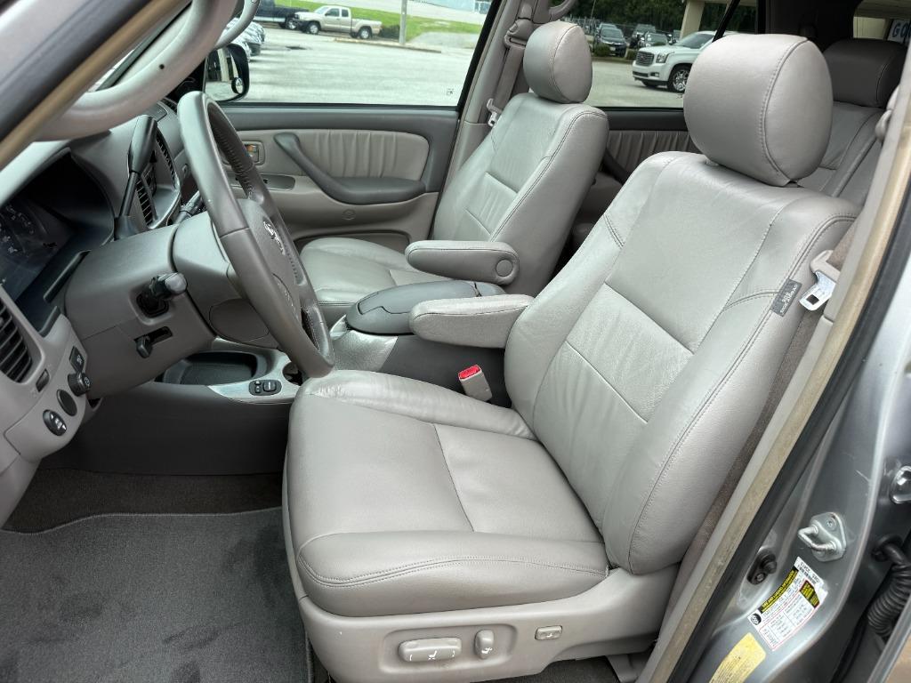 2007 Toyota Sequoia Limited photo 21