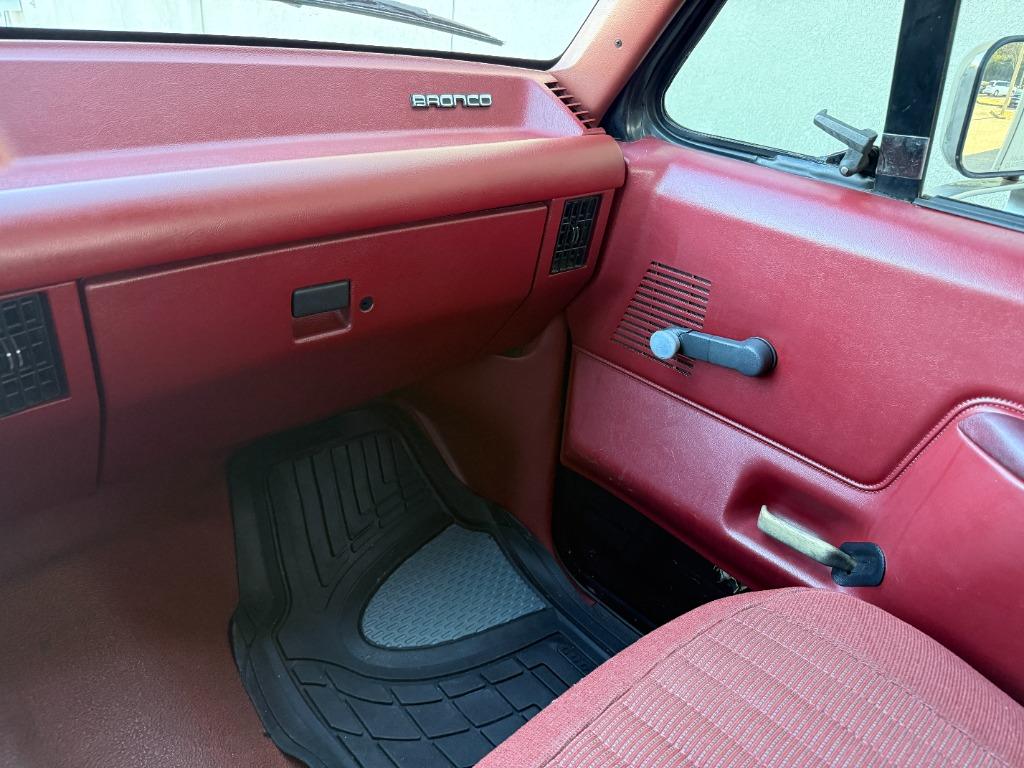 1987 Ford Bronco - Photo 16
