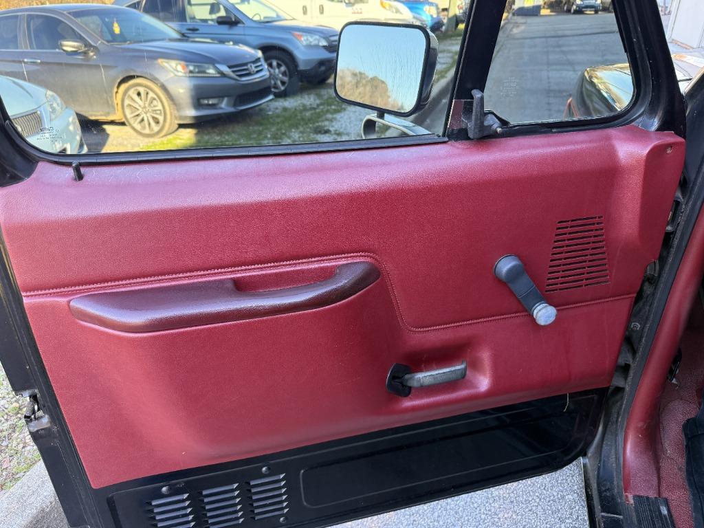 1987 Ford Bronco - Photo 13