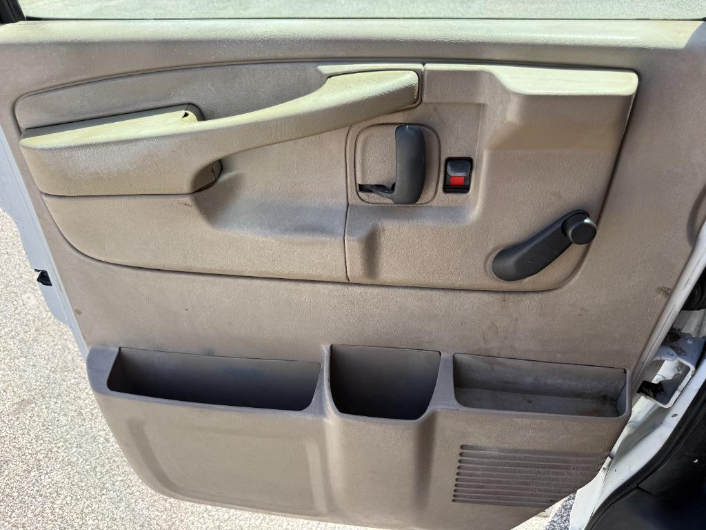 2006 Chevrolet Express Cargo Work - Photo 17