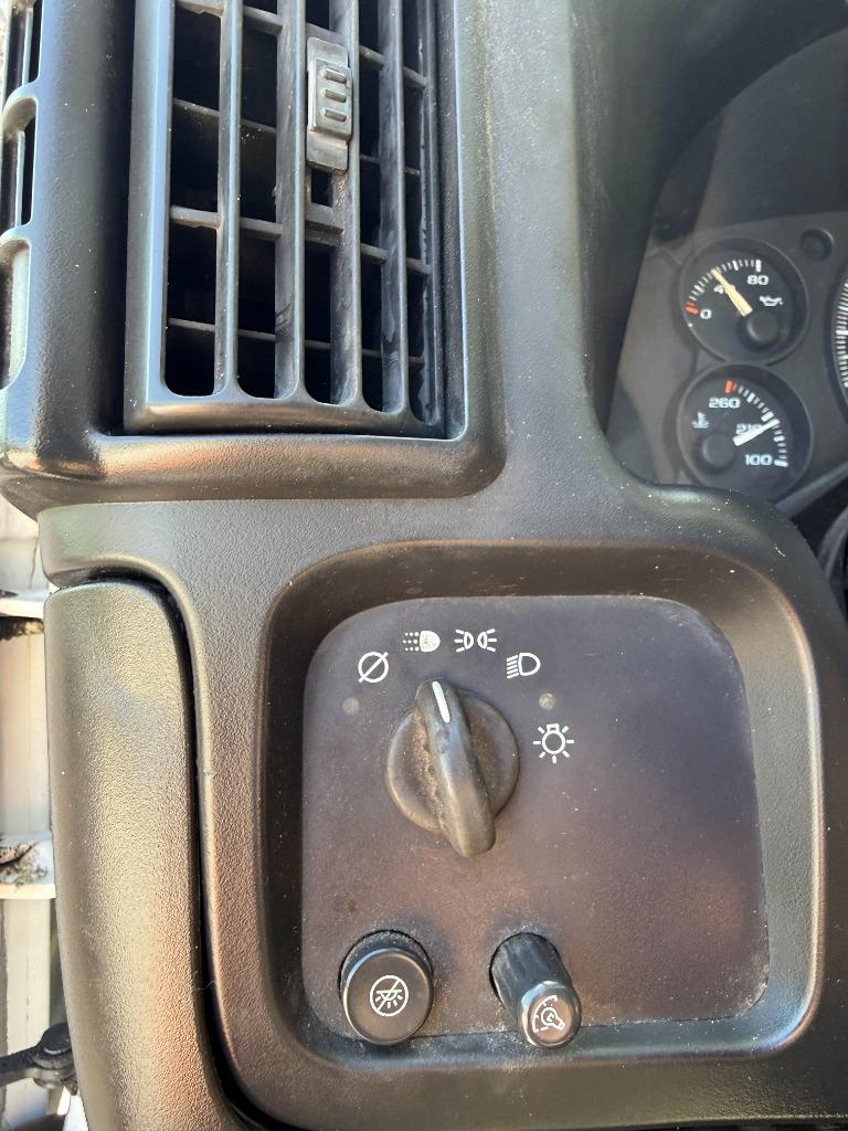 2006 Chevrolet Express Cargo Work - Photo 18