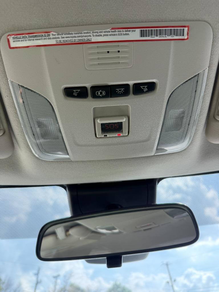 2020 Toyota Corolla LE - Photo 16