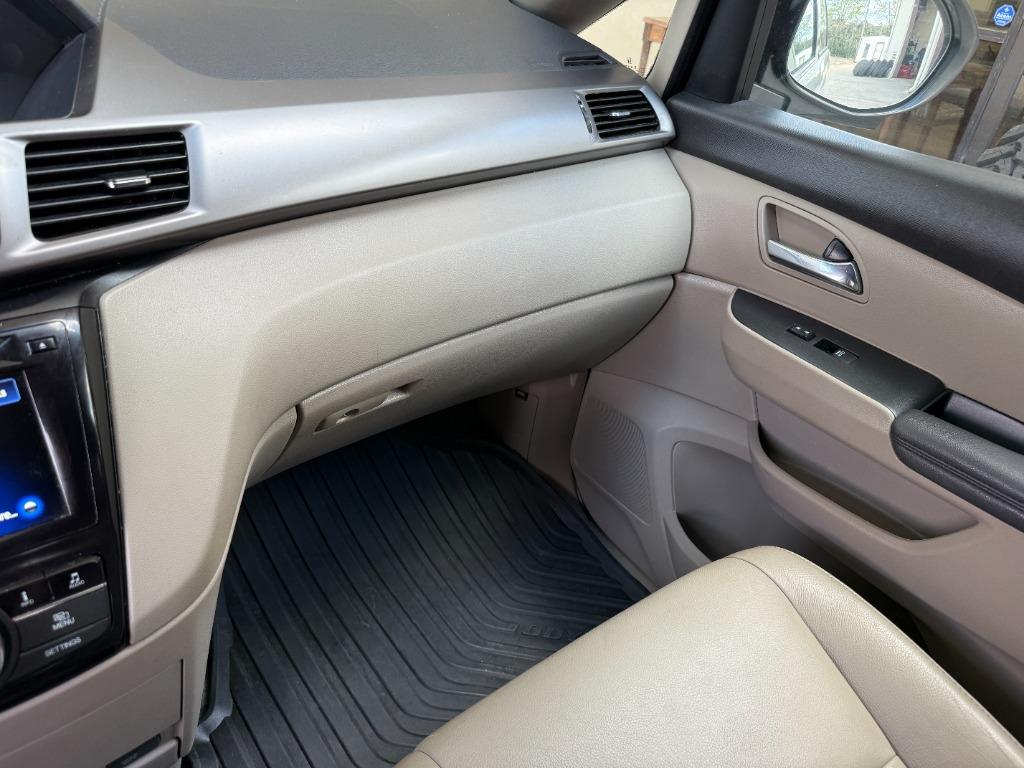 2017 Honda Odyssey EX-L - Photo 18